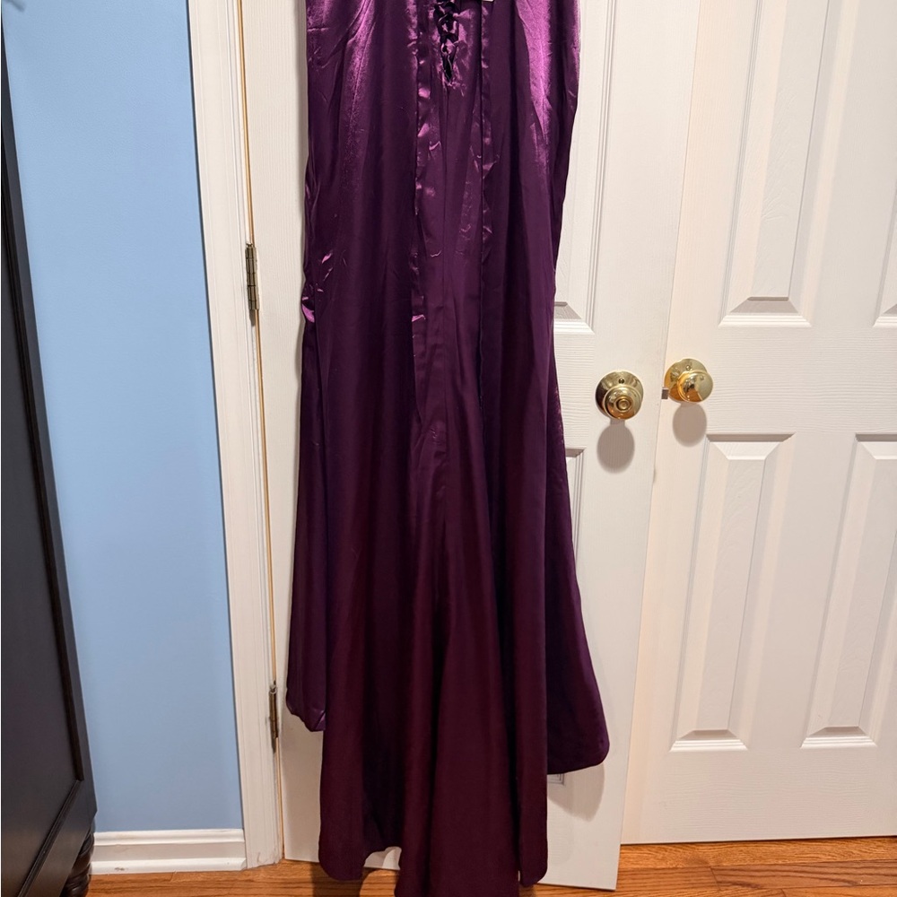 NWT Elegant Purple Prom or Formal Dress - Picture 4 of 8
